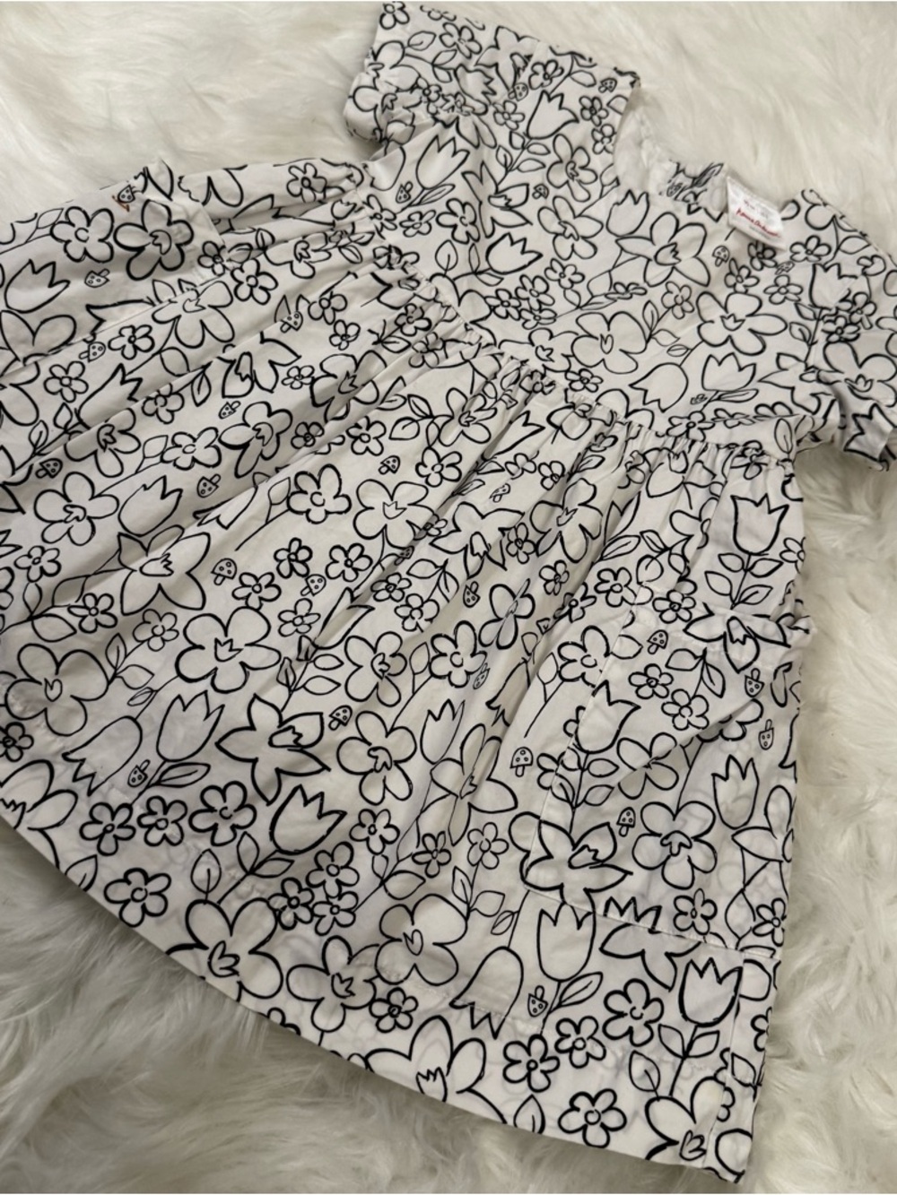 Hanna Andersson White Dress with Black Floral Outline - Picture 3 of 12